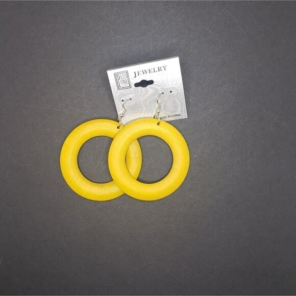 Yellow earrings hollowed out boho wood circle earrings - Picture 2 of 4